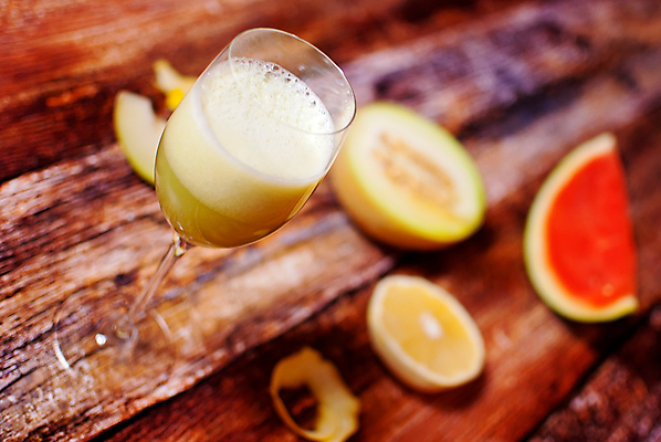 포토 JPG 해외이미지 음료 음식 백그라운드 잎 토마토 채소 오렌지 과일 재료 유리 탁자 수박 건강 사람없음 목재 빨간색 초록색 노란색 주스 신선 멜론 민트 유기농 날것 건강식 스무디 채식주의자 디톡스 비건음식 해외포토 나무 식물 웰빙 컬러 가구 재질 허브 채식 파일형식 비건 이미지허브