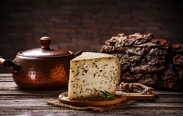 포토 JPG 해외이미지 탁자 치즈 도마 사람없음 냄비 향신료 해외포토 가구 주방용품 유제품 솥 향미료 파일형식 이미지허브