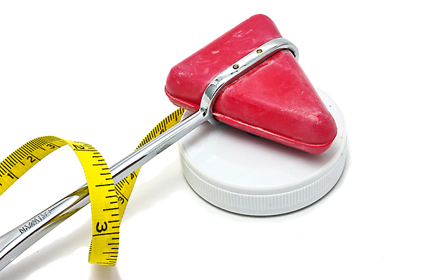 포토 JPG 해외이미지 분홍색 백그라운드 근육 사람없음 금속 장비 의사 흰색 망치 고무 치료사 해외포토 직업 컬러 재질 의료진 공구 파일형식 이미지허브