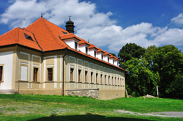 포토 JPG 해외이미지 나무 계절 꽃 어린이 밭 건축양식 창문 가족 자연 하늘 엄마 날씨 벽돌 새로움 주택 사람 사람없음 야외 건물 목재 빨간색 초록색 파란색 태양 농장 문 정원 맑음 검은색 봄 운전 흰색 아빠 재산 고급 우아함 묘사 언덕 장면 내추럴 외양간 진짜 해외포토 자연요소 식물 건축물 건축 컬러 컨셉 농업 재료 관계 모션 금융 생태계 파일형식 이미지허브