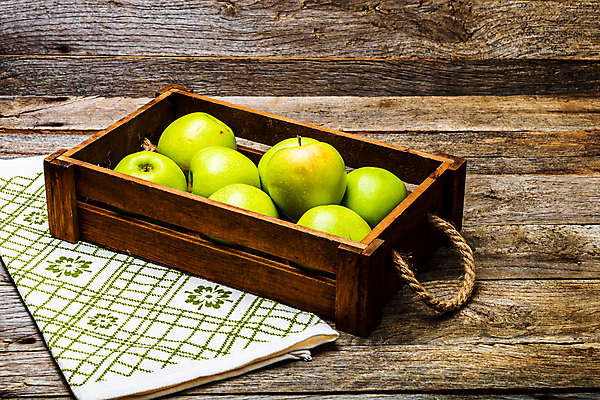 포토 JPG 해외이미지 과일 실내 사람없음 사과 나무상자 담기 청사과 나무배경 해외포토 백그라운드 모션 내부 상자 파일형식 이미지허브