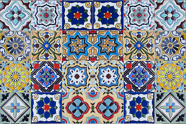 포토 JPG 해외이미지 전통 디자인 외관 벽 꽃무늬 패턴 일러스트 건축양식 추상 바닥 미술 사람없음 건물 장식 컬러풀 도자기 화려 이슬람교 포르투갈 타일 묘사 그림 질감 정사각형 심플 모자이크 모음 기하학 모로코 수공예 리스본 아랍어 엘리먼트 옛날 해외일러스트 도형 건축물 건축 꽃 유럽 종교 컬러 컨셉 무늬 아프리카 문화예술 한글 공예 파일형식 이미지허브