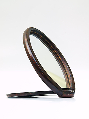 포토 JPG 해외이미지 손 여자 길 백그라운드 패턴 유리 그림자 사람없음 목재 위생용품 반사 유행 우주 검은색 화장품 거울 흰색 잡기 오픈 원형 우아함 주머니 작음 미용사 자르기 오브젝트 싱글 흰배경 복고 고립 해외포토 도형 나무 직업 컬러 생활용품 컨셉 무늬 재료 모션 재질 사람 신체부위 뷰티 크기 파일형식 이미지허브