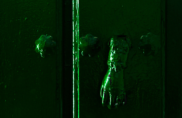 포토 JPG 해외이미지 전통 손 유럽 조각 여행 백그라운드 건축양식 손가락 날씨 출입구 손잡이 사람없음 목재 장식 문 금속 수확 골동품 시골 화려 역사 황금 철 묘사 오브젝트 시작 질감 대문 문고리 청동 고체 놋쇠 옛날 스타일 카피스페이스 해외포토 나무 건축 나라 컨셉 농업 재료 재질 신체부위 공백 파일형식 이미지허브