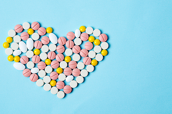 포토 JPG 해외이미지 의학 실내 사람없음 알약 약 하트 파란배경 해외포토 모양 백그라운드 내부 파란색 파일형식 이미지허브