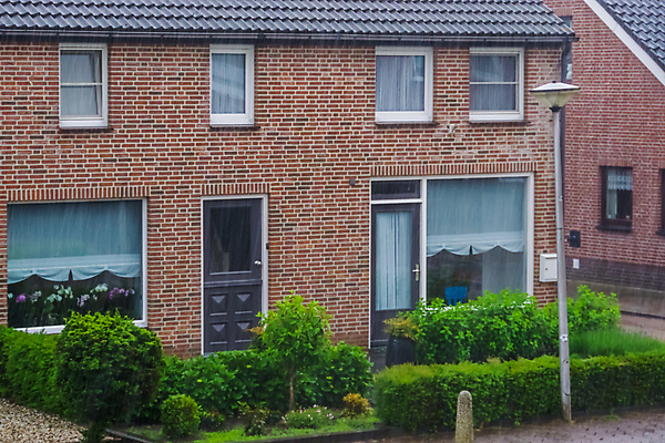 포토 JPG 해외이미지 식물 디자인 외관 계절 유럽 건축양식 창문 날씨 거리 주택 사람없음 문 마을 정원 젖음 수확 가을 도시 고급 빌라 네덜란드 시골집 복고 타운 방갈로 이웃 교외 옛날 해외포토 건축 나라 컨셉 농업 숙소 건물 파일형식 이미지허브