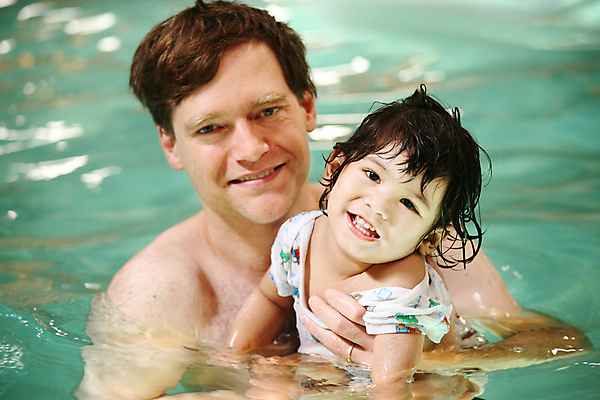 포토 JPG 해외이미지 백인 남자 행복 아들 가족 관계 태국 함께함 미소 동양인 소년 두명 물 수영 젖음 흰색 아기 잡기 아빠 결합 장애인 장애 걸음마 혼혈 해외포토 자연요소 서양인 감정 아시아 어린이 컬러 컨셉 모션 표정 사람 인종 수상스포츠 다문화 파일형식 이미지허브