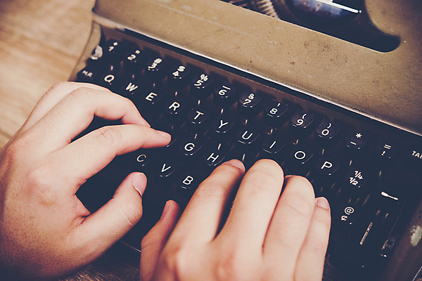 포토 JPG 해외이미지 디자인 백그라운드 컨셉 탁자 관리 이야기 사람없음 책 사무실 검은색 기계 수확 골동품 키보드 기록 업무 메시지 기자 편지 작가 복고 타자기 타입 옛날 스타일 해외포토 직업 컬러 가구 농업 비즈니스 작업 파일형식 이미지허브