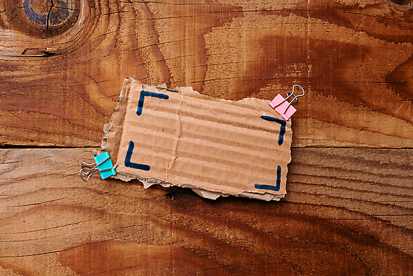 포토 JPG 해외이미지 디자인 종이 벽 비즈니스 탁자 아이디어 실내 매달리기 사람없음 사무용품 공백 장비 메시지 압정 편지 책상 빨래집게 시트 철강 목차 해외포토 가구 컨셉 모션 문구용품 집게 내부 파일형식 이미지허브