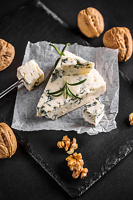 포토 JPG 해외이미지 치즈 사람없음 우유 삼각형 자르기 블루치즈 석판 해외포토 도형 모션 유제품 파일형식 이미지허브