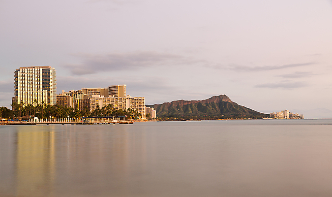 포토 JPG 해외이미지 공원 바다 분홍색 여행 호텔 휴가 아파트 파노라마 풍경 사람없음 건물 물 파란색 도시풍경 반사 황혼 일몰 도시 만 휴양지 화산 하와이 태평양 장노출 타운 스카이라인 파라다이스 하와이인 해외포토 자연요소 외국인 건축물 공공시설 컬러 숙소 산 주택 촬영기법 노을 미국 장소 파일형식 이미지허브