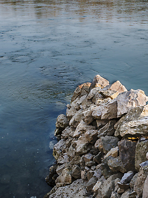 포토 JPG 해외이미지 외관 유럽 호수 벽 바다 백그라운드 자연 낚시 사람없음 야외 물 파란색 강 반사 항구 흰색 만 포트 해외포토 자연요소 나라 컬러 교통시설 레저 생태계 파일형식 이미지허브