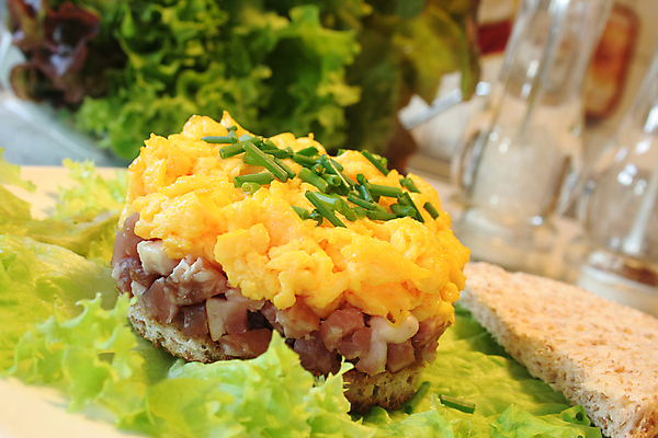 포토 JPG 해외이미지 건강 사람없음 샐러드 아침식사 햄 토스트 소금 베이컨 후추 점심식사 쪽파 입가심 해외포토 음식 빵 육류 돼지고기 식사 향신료 파 파일형식 이미지허브