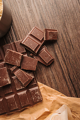 포토 JPG 해외이미지 종이 디저트 사람없음 초콜릿 달콤 나무탁자 해외포토 음식 탁자 맛 파일형식 이미지허브