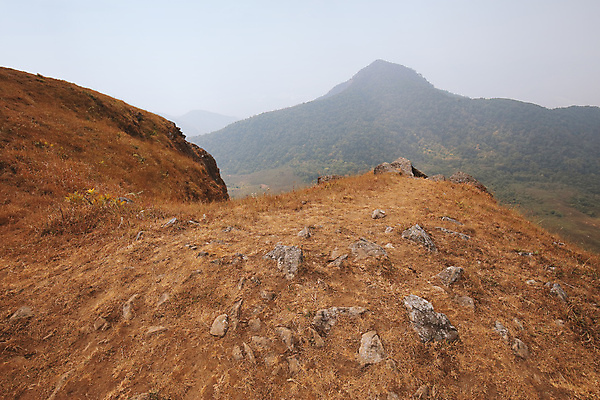 포토 JPG 해외이미지 계절 공원 아시아 여행 백그라운드 태국 자연 하늘 산 건조 사람없음 야외 파란색 빛 햇빛 갈색 노란색 산책 트래킹 시골 정상 언덕 장면 내추럴 절정 해외포토 공공시설 나라 컬러 레저 휴식 태양 생태계 파일형식 이미지허브