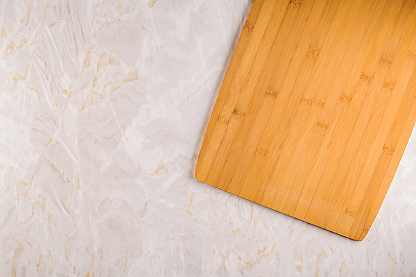 포토 JPG 해외이미지 주방용품 실내 사람없음 하이앵글 흰배경 대리석 나무도마 카피스페이스 해외포토 뷰포인트 생활용품 백그라운드 재료 도마 내부 목재 공백 흰색 파일형식 이미지허브