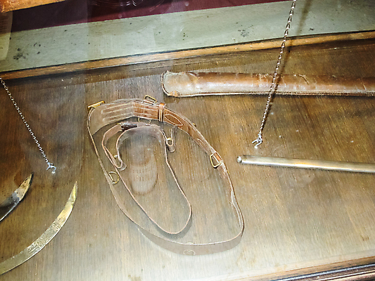 포토 JPG 해외이미지 전통 유럽 산업 무기 손잡이 미술 설명 사람없음 골동품 칼날 중세기사 중세 역사 칼 검 가장자리 극장 철 전시회 싸움 날카로움 단검 복원 철강 해외포토 나라 모션 문화예술 전시 둘레 파일형식 이미지허브