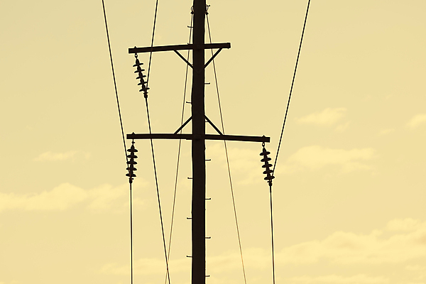 포토 JPG 해외이미지 선 하늘 사람없음 야외 파란색 환경 사진촬영 힘 전선 기둥 연결 큼 전화기 전염 철사 봉 긴장 조이기 해외포토 건축 감정 컬러 모션 촬영 질병 크기 감염 파일형식 이미지허브