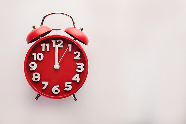 포토 JPG 해외이미지 시계 백그라운드 비즈니스 아침 사람없음 빨간색 수확 종 흰색 반지 시간 잠 업무 원형 손목시계 오브젝트 사인 속도 복고 공포 경보 고립 분 옛날 조언 스타일 해외포토 주간 도형 컬러 농업 장신구 작업 파일형식 이미지허브