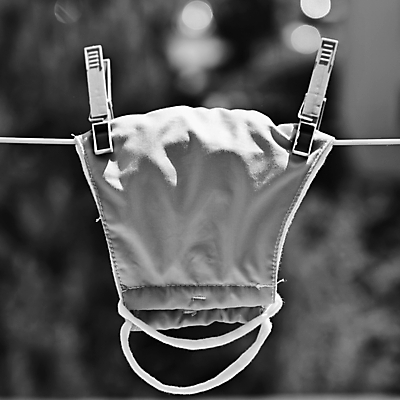 포토 JPG 해외이미지 얼굴 컨셉 건조 건강 가면 마스크 사람없음 파란색 건강관리 장비 흰색 수술 호흡기관 바이러스 보호 빨래 질병 빨랫줄 위험 예방 감염 돌봄 위생관리 전염병 핸드메이드 해외포토 줄 컬러 가사 의학 모션 관리 신체부위 치료 장기_의학 파일형식 이미지허브