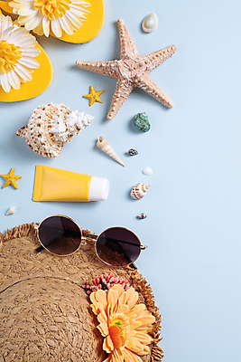 포토 JPG 해외이미지 꽃 하늘색 불가사리 바캉스용품 사람없음 여름휴가 바캉스 선글라스 소라 쪼리 선크림 오브젝트 밀짚모자 해외포토 식물 모자_잡화 안경 휴가 어패류 극피동물 파란색 화장품 샌들 파일형식 여름_계절 이미지허브