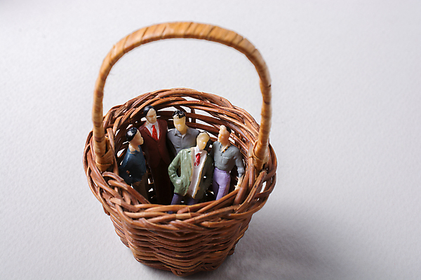 포토 JPG 해외이미지 실내 사람없음 바구니 미니어처 흰배경 담기 인물미니어처 해외포토 백그라운드 모션 내부 모형 흰색 파일형식 이미지허브