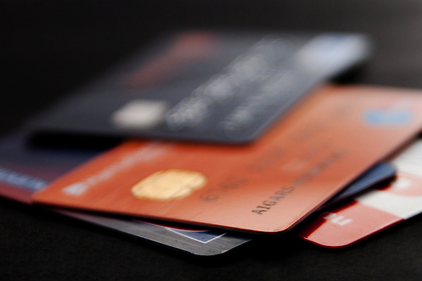 포토 JPG 해외이미지 돈 비즈니스 사람없음 쇼핑 흰색 신용카드 구매 플라스틱 고객 상업 전자 결제 소매 빚 인출 해외포토 컬러 재질 금융 경제 재산 파일형식 이미지허브