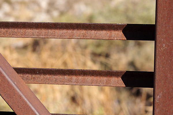 포토 JPG 해외이미지 디자인 백그라운드 컨셉 건축양식 하늘 휴가 새로움 따뜻함 사람없음 야외 가로 파란색 빛 컬러풀 태양 금속 미국 흰색 경계선 고독 연결 큼 지역 공학 통과 광 기후변화 철책 통근 해외포토 자연요소 교육 건축 감정 선 컬러 북아메리카 재질 날씨 변화 크기 경계 출근 파일형식 이미지허브
