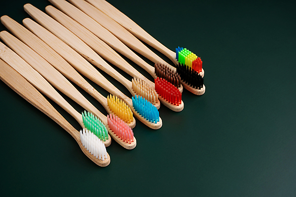 포토 JPG 해외이미지 검은배경 사람없음 칫솔 천 오브젝트 에코 친환경 일렬 에코라이프 위생관리 친환경제품 카피스페이스 대나무칫솔 다회용품 해외포토 라이프스타일 백그라운드 관리 위생용품 환경 검은색 공백 직물 재활용품 파일형식 이미지허브