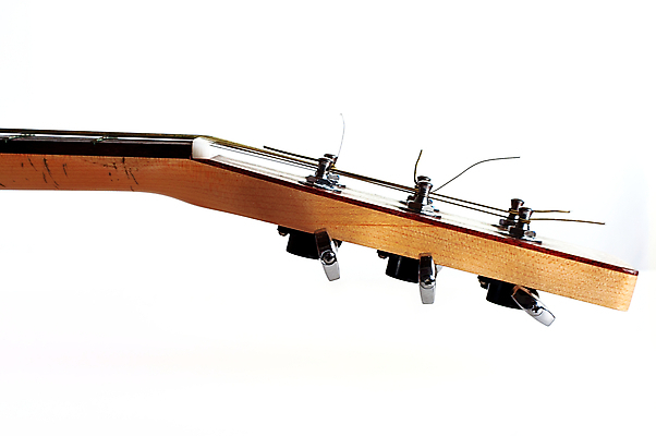 포토 JPG 해외이미지 음악 열쇠 사람없음 목재 소리 기구 기타 구멍 6 찌르기 조율 해외포토 나무 재료 모션 현악기 문화예술 숫자 파일형식 이미지허브