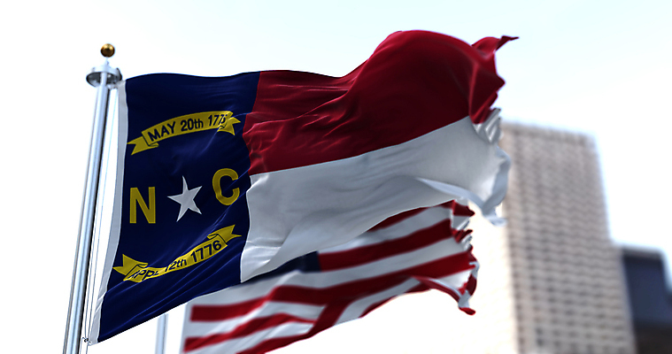 포토 JPG 해외이미지 물결 바람 사람없음 야외 파란색 미국 줄무늬 자유 깃발 직물 고리 성조기 국기 민주주의 인도인 천 심볼 깃털 사인 신분 봉 애국심 휘장 독립 정부 정치 해외포토 자연요소 외국인 컬러 컨셉 북아메리카 무늬 날씨 동양인 파일형식 이미지허브