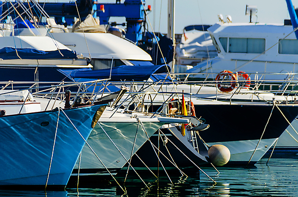 포토 JPG 해외이미지 유럽 스포츠 바다 여행 요트 사다리 교통시설 하늘 휴가 새로움 항해 사람없음 야외 물 여름 힘 운전 에너지 덮개 흰색 바퀴 보트 사발 스페인 고급 보호 포트 엔진 트레일러 모터 유지 파라다이스 해외포토 자연요소 계절 나라 컬러 교통 컨셉 배_교통 모션 뚜껑 도구 사기그릇 시설 파일형식 이미지허브
