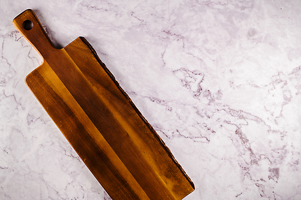 포토 JPG 해외이미지 주방용품 실내 사람없음 하이앵글 흰배경 대리석 나무도마 카피스페이스 해외포토 뷰포인트 생활용품 백그라운드 재료 도마 내부 목재 공백 흰색 파일형식 이미지허브