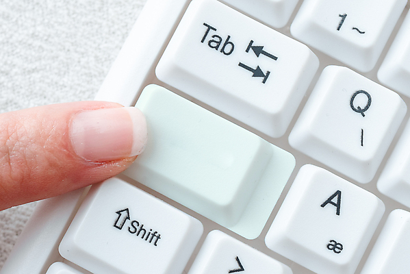 포토 JPG 해외이미지 손 여자 교육 백그라운드 컨셉 인터넷 비즈니스 텍스트 통신 손가락 버튼 성공 커뮤니케이션 아이디어 한명 성인 사람없음 금융 파란색 단어 노트북 컴퓨터 사무실 자료 장비 타이핑 키보드 작업 이메일 밀기 연결 심볼 서비스 사인 전자상거래 정보매체 제어 키패드 해외포토 문자 1 컬러 모션 사람 신체부위 경제 전자제품 파일형식 이미지허브