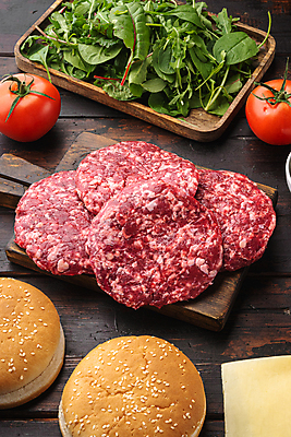 포토 JPG 해외이미지 토마토 식재료 치즈 패스트푸드 육류 사람없음 햄버거 상추 준비 패티 햄버거빵 해외포토 빵 채소 유제품 인스턴트 파일형식 이미지허브