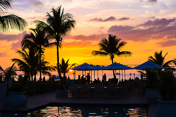 포토 JPG 해외이미지 구름 실루엣 하늘 사람모양 사람없음 야외 여름 야자수 태양 여름풍경 파라솔 야간 저녁 휴양지 해외포토 자연요소 모양 나무 계절 촬영기법 풍경 장소 파일형식 여름_계절 이미지허브