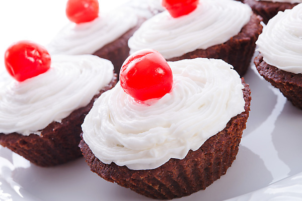 포토 JPG 해외이미지 1 꽃 어린이 음식 분홍색 백그라운드 크리스마스 겨울 다이어트 디저트 주택 요정 사람없음 장식 컵 초록색 파란색 컬러풀 갈색 파티 케이크 초콜릿 얼음 축제 희망 소용돌이 흰색 축하 대접 생일 달콤 설탕 컵케이크 굽기 뿌리기 크림 오브젝트 싱글 버터 고립 반투명 해로움 프로스팅 맛있는 버터크림 해외포토 자연요소 식물 식기 계절 기념일 감정 컬러 컨셉 모션 건강 사람 이벤트 건물 회오리 맛 구이 제빵 파일형식 이미지허브