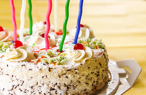 포토 JPG 해외이미지 기념일 행복 별 음식 백그라운드 불 불꽃 디저트 오리 이벤트 사람없음 장식 빨간색 파란색 컬러풀 노란색 파티 케이크 얼음 축하 생일 달콤 굽기 연도 뿌리기 크림 문학 꽃가루 연소 7 반투명 핸드메이드 많음 카피스페이스 프로스팅 버터크림 해외포토 자연요소 감정 컬러 컨셉 모션 조류 숫자 공백 맛 가루 구이 제빵 파일형식 이미지허브