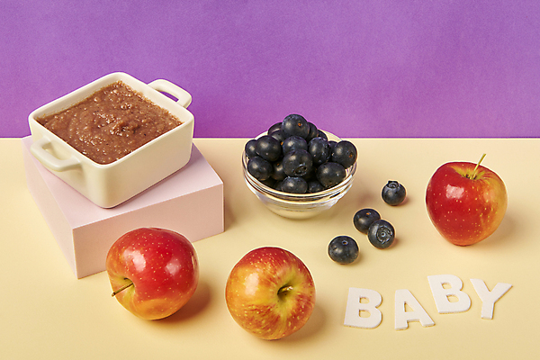 포토 JPG 스튜디오촬영 그릇 영어 실내 사람없음 단어 유기농 블루베리 채식 유리그릇 이유식 단상 건강식 보라색배경 이유식식기 프랑스음식 퓨레 베이지색배경 미니사과 국내포토 문자 식기 웰빙 음식 백그라운드 과일 유리 디저트 서양음식 내부 보라색 사과 베이지색 파일형식