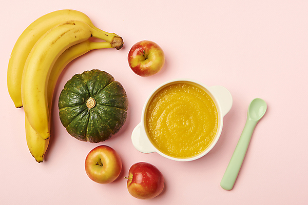 포토 JPG 스튜디오촬영 그릇 바나나 실내 사람없음 하이앵글 숟가락 아기용품 유기농 채식 이유식 건강식 단호박 이유식식기 프랑스음식 퓨레 분홍색배경 미니사과 국내포토 식기 웰빙 음식 뷰포인트 분홍색 백그라운드 과일 호박 디저트 서양음식 수저 내부 사과 오브젝트 파일형식