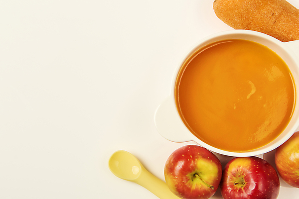 포토 JPG 스튜디오촬영 그릇 실내 사람없음 하이앵글 숟가락 당근 아기용품 흰배경 유기농 채식 이유식 건강식 이유식식기 프랑스음식 퓨레 카피스페이스 미니사과 국내포토 식기 웰빙 음식 뷰포인트 백그라운드 디저트 뿌리채소 서양음식 수저 내부 공백 흰색 사과 오브젝트 파일형식