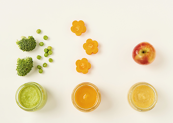 포토 JPG 스튜디오촬영 유리병 실내 사람없음 하이앵글 당근 브로콜리 흰배경 유기농 완두콩 채식 이유식 건강식 꽃모형 프랑스음식 퓨레 미니사과 국내포토 웰빙 음식 뷰포인트 백그라운드 채소 병_용기 디저트 콩 뿌리채소 서양음식 내부 모형 흰색 사과 파일형식