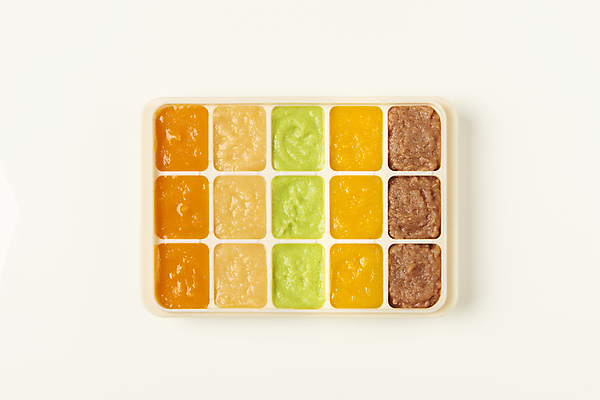 포토 JPG 스튜디오촬영 실내 사람없음 하이앵글 얼음 흰배경 유기농 채식 이유식 건강식 얼음틀 프랑스음식 퓨레 얼림 국내포토 자연요소 웰빙 음식 뷰포인트 백그라운드 컨셉 디저트 서양음식 내부 흰색 파일형식