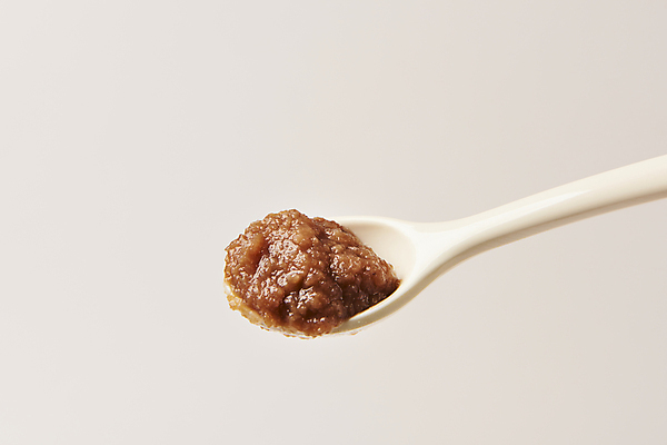 포토 JPG 스튜디오촬영 실내 들기 사람없음 숟가락 흰배경 유기농 채식 고구마 이유식 건강식 프랑스음식 퓨레 국내포토 웰빙 음식 백그라운드 모션 디저트 뿌리채소 서양음식 수저 내부 흰색 파일형식