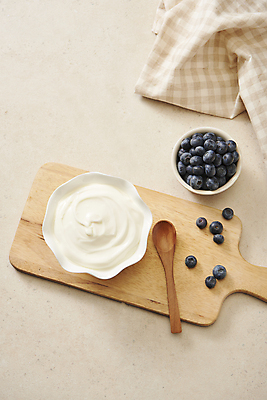 포토 JPG 스튜디오촬영 그릇 유제품 실내 사람없음 하이앵글 식탁보 담기 블루베리 기호식품 나무숟가락 발효음식 나무도마 베이지색배경 그릭요거트 국내포토 식기 음식 뷰포인트 백그라운드 과일 모션 도마 내부 목재 숟가락 요거트 베이지색 파일형식