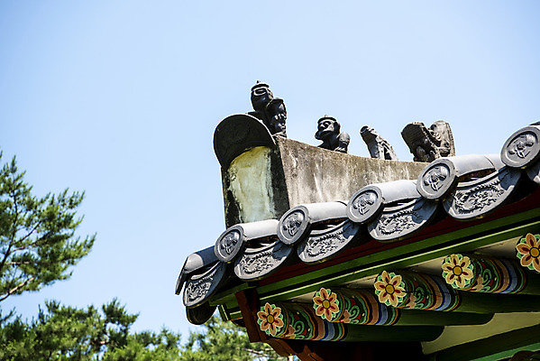 포토 JPG 주간 한국전통 여행 유적지 풍경 사람없음 야외 여름 관광지 세계문화유산 문화재 역사 한국사 조선시대 기와지붕 남양주 사릉 왕릉 잡상 조선왕릉 정순왕후 국내포토 자연요소 전통 계절 고건축 지붕 한국 기와 경기도 파일형식 왕후