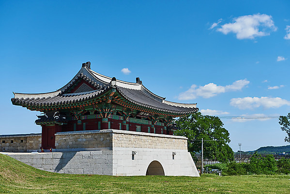 포토 JPG 주간 구름 여행 한국건축 유적지 하늘 풍경 사람없음 야외 관광지 봄 문화재 성 역사 한국사 강화도 국내여행 명승지 사적지 월곶진 국내포토 자연요소 건축물 계절 건축 고건축 인천 파일형식