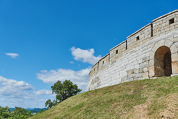 포토 JPG 주간 구름 여행 한국건축 유적지 하늘 풍경 사람없음 야외 관광지 봄 문화재 역사 한국사 강화도 국내여행 명승지 사적지 성곽길 월곶진 국내포토 자연요소 계절 건축 길 고건축 인천 파일형식
