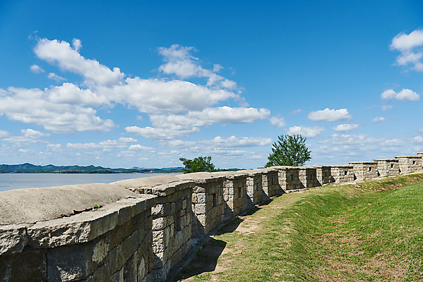 포토 JPG 주간 구름 여행 한국건축 유적지 하늘 풍경 사람없음 야외 관광지 봄 문화재 역사 한국사 강화도 국내여행 명승지 사적지 성곽길 월곶진 국내포토 자연요소 계절 건축 길 고건축 인천 파일형식