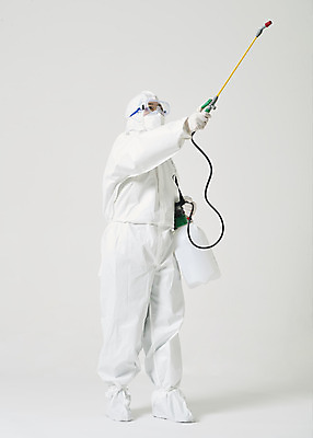 포토 JPG 스튜디오촬영 전신 여자 40대 중년 실내 한명 앞모습 한국인 흰색 바이러스 위생 질병 사회이슈 흰배경 예방 감염 방역 소독 위생관리 중년여자한명만 코로나바이러스 방역복 방역사 압축분무기 방역기 델타변이바이러스 국내포토 직업 1 옷 뷰포인트 컬러 백그라운드 컨셉 의학 관리 사람 동양인 성인 내부 분무기 여자한명만 중년여자만 파일형식